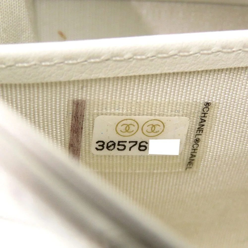 CHANEL White Lambskin Leather Logo Wallet - Picture 7 of 7